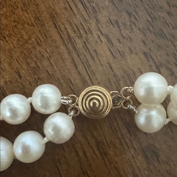 Elegant Pearl Necklace in Classic White fresh water pearls - Picture 6 of 8